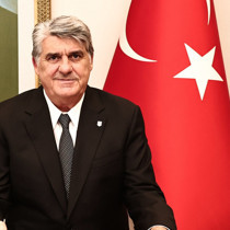 Serdal Adalı'dan seçim öncesi çağrı: Beşiktaş kazansın