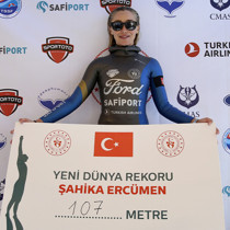 Şahika Ercümen, değişken ağırlık paletsiz dalışta dünya rekorunu geliştirdi