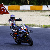 Bulega'nın skandal müdahalesine karşın Toprak Razgatlıoğlu şampiyon oldu!