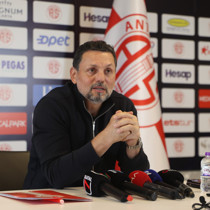 Erol Bulut'tan futbolcularına imalı mesaj