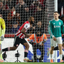 Liverpool, ligde kan kaybetmeye devam ediyor