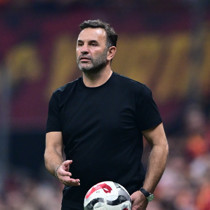 Okan Buruk, neden çift forvete döndüğünü anlattı