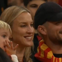 Mertens ve ailesi yeniden Rams Park'ta! Ciro üçlü çektirdi