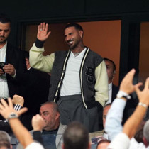 Beşiktaş'ın derbide sürpriz bir misafiri vardı