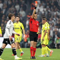 Trio ekibi derbiyi yorumladı! 2 kırmızı kart ve 2 penaltı...