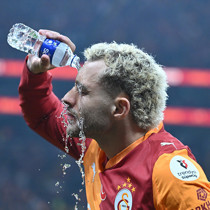 İlk 3 haftada 3 gol 2 asist son 6 haftada 0 gol 0 asist!