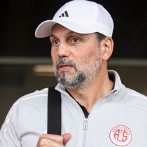 Erol Bulut: "Kulübün içinde olan birisi bütün bilgilerimizi rakip takıma aktarmış