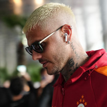 Icardi yeni saç stiliyle Hollanda'ya gitti