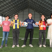 "sarı fırtına" lakaplı Gül Yıldız istedi, mezraya halı saha yapıldı