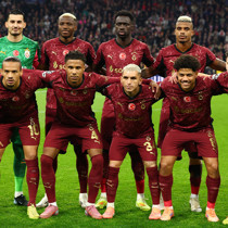 Dursun Özbek servet ödemişti! Ajax maçında izlediler