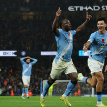 Manchester City, Liverpool'a 3 attı