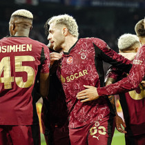 Victor Osimhen'den Galatasaraylı yıldıza destek: "Sen oyununa odaklan, her zaman yanındayız"