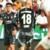 Sakatlıktan döndü, formayı kaptı, savunmadaki lider oldu!