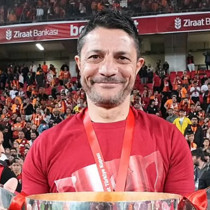 3 yıl sonra Galatasaray'a veda etti
