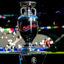 EURO 2028'de açılış maçına Cardiff, finale Londra ev sahipliği yapacak