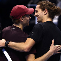 Jannik Sinner, ATP Finalleri'nde yarı finale yükseldi