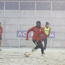 Sivasspor, kar yağışı altında antrenman yaptı