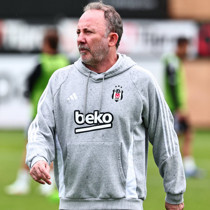 Beşiktaş, Sergen Yalçın'ın anjiyo operasyonu geçirdiğini açıkladı