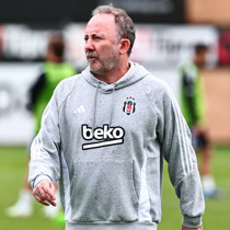 Anjiyo operasyonu geçiren Sergen Yalçın antrenmana katıldı