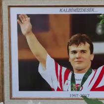 Naim Süleymanoğlu, vefatının 8’inci yıl dönümünde kabri başında anıldı