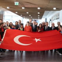 Riyad’da bronz madalya kazanan milli sporcu Berna Tut törenle karşılandı