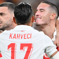 Spor yazarlarından İspanya-Türkiye maçı değerlendirmeleri: "Sokağa çıksa kimse tanımaz! Çok tuhafız"