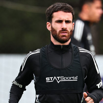 Şu an sahaya çıkıp oynamayan yeteneğin, bana ne faydası var?