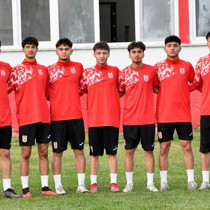 Balıkesirspor 9 futbolcuyu A takıma çıkardı