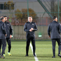 Çorum FK'nin yeni teknik direktörü Hüseyin Eroğlu takımla ilk antrenmana çıktı