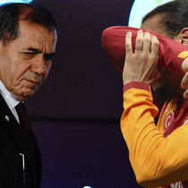 Dursun Özbek 'bu böyle gitmeyecek' dedi 50 milyon euroluk kanat forvetle görüşmelere başladı