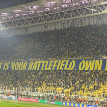 Fenerbahçe taraftarından Galatasaray maçını hatırlatan pankart