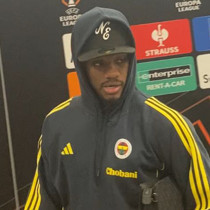 Jhon Duran kırmızı kart gördü, derbiye hazırım dedi