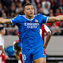 Mbappe cevabını hat-trick ile verdi