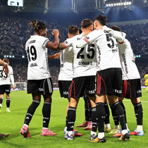 Nihat Kahveci: Beşiktaş'ta hep yeni sorunlar çıkıyor