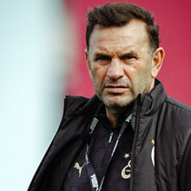 Okan Buruk: Sahaya 11 kişi çıktığımız sürece eksik değiliz