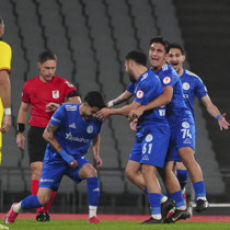 Beyoğlu Yeni Çarşı'dan Göztepe'ye sürpriz