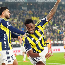 Galatasaray , Fenerbahçeli John Duran'ın gol sevinciyle ilgili suç ihbarında bulundu