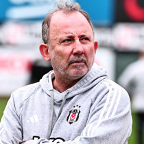 Beşiktaş'ta iki isim devre arası yolcu!