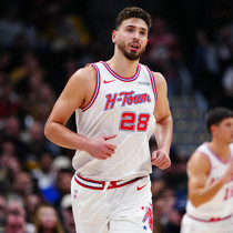 Alperen Şengün, Jokic'e kafa tuttu ama olmadı!