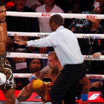 Anthony Joshua sağ direk ile Jake Paul'u nakavt etti!