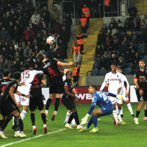 Trabzonspor'da Stefan Savic sakatlandı