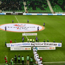 Sakaryaspor, "Suyunu Koru, Sapanca'yı Kurtar" pankartıyla maça çıktı