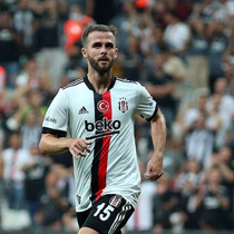 2025'te futbolu bırakan yıldızlar