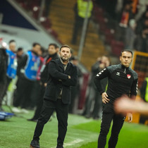 Okan Buruk bir tek onun arkasında durdu: Gitmeni istemiyorum