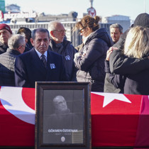 Gökmen Özdenak son yolculuğuna uğurlandı