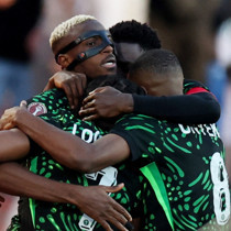 Osimhen yıldızlaştı, Nijerya turladı