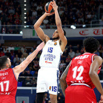 Anadolu Efes, Milano'da kayıp