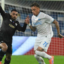 Galatasaray istiyordu Fenerbahçe alıyor! Napoli ile görüşmeler başladı