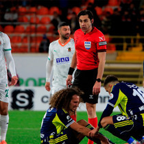 Alanyaspor-Fenerbahçe tartışmalı iki pozisyon: "Bir kırmızı kart bir penaltıyı atladı"