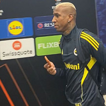 Fenerbahçeli futbolcular stattan üzgün ayrıldı